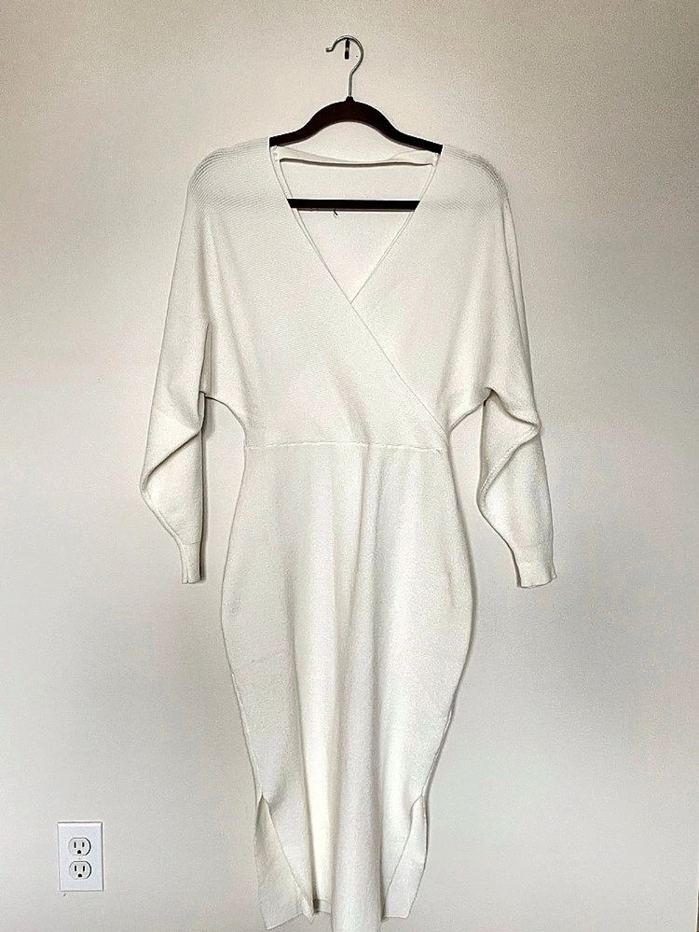 NWOT Women’s White Midi Sweater Dress Long Sleeve